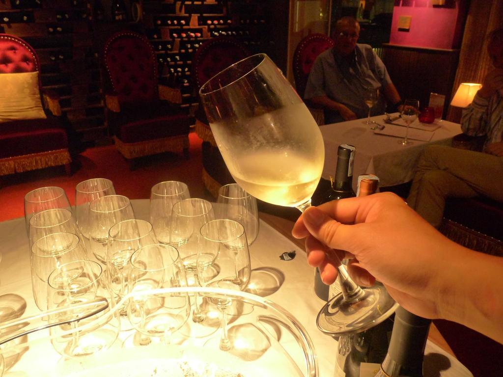 富美兴第七区皇冠钻石酒店 胡志明市 外观 照片