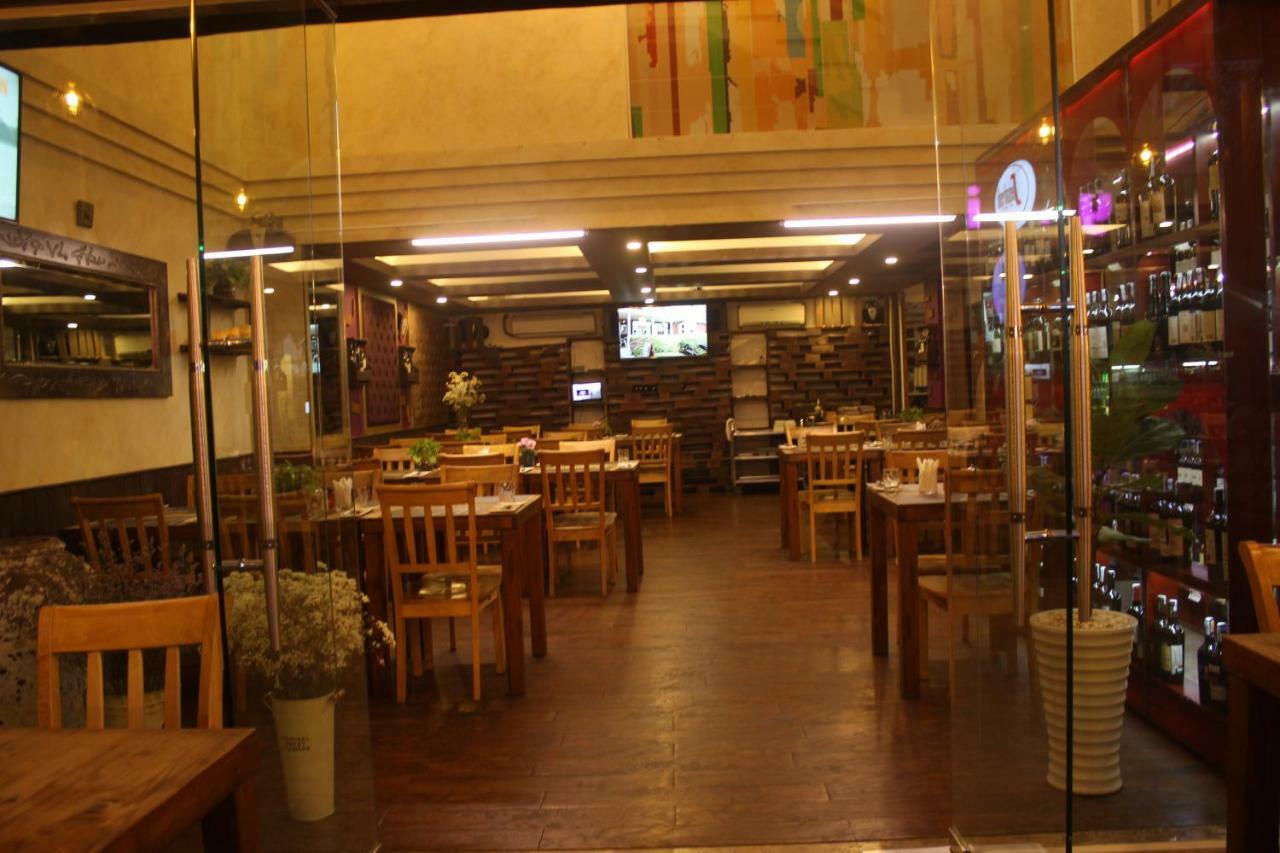 富美兴第七区皇冠钻石酒店 胡志明市 外观 照片
